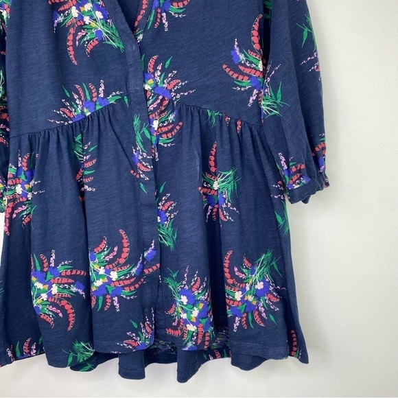 Anthropologie Blue V-neck tropical stretch knit top size M - Picture 14 of 15